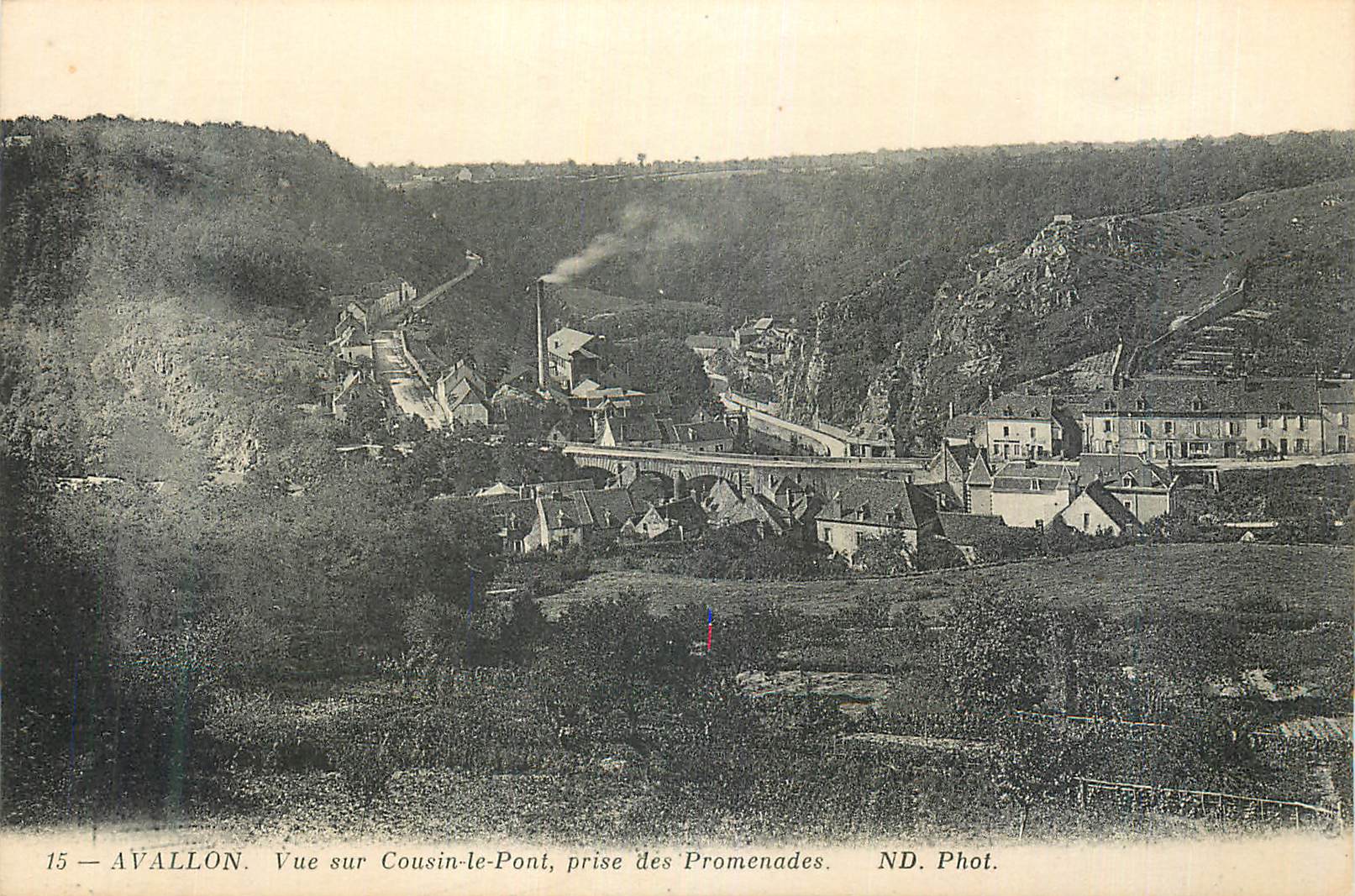 Avallon — Vue sur Cousin-le-Pont, prise des Promenades — ND. Phot.