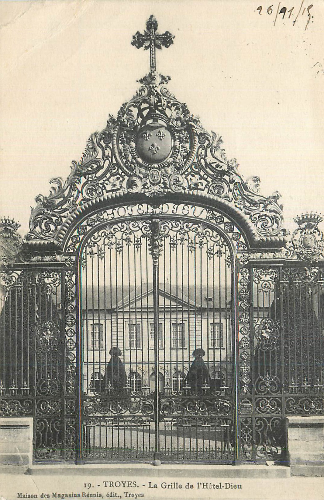 CPA Troyes La Grille de l Hotel Dieu