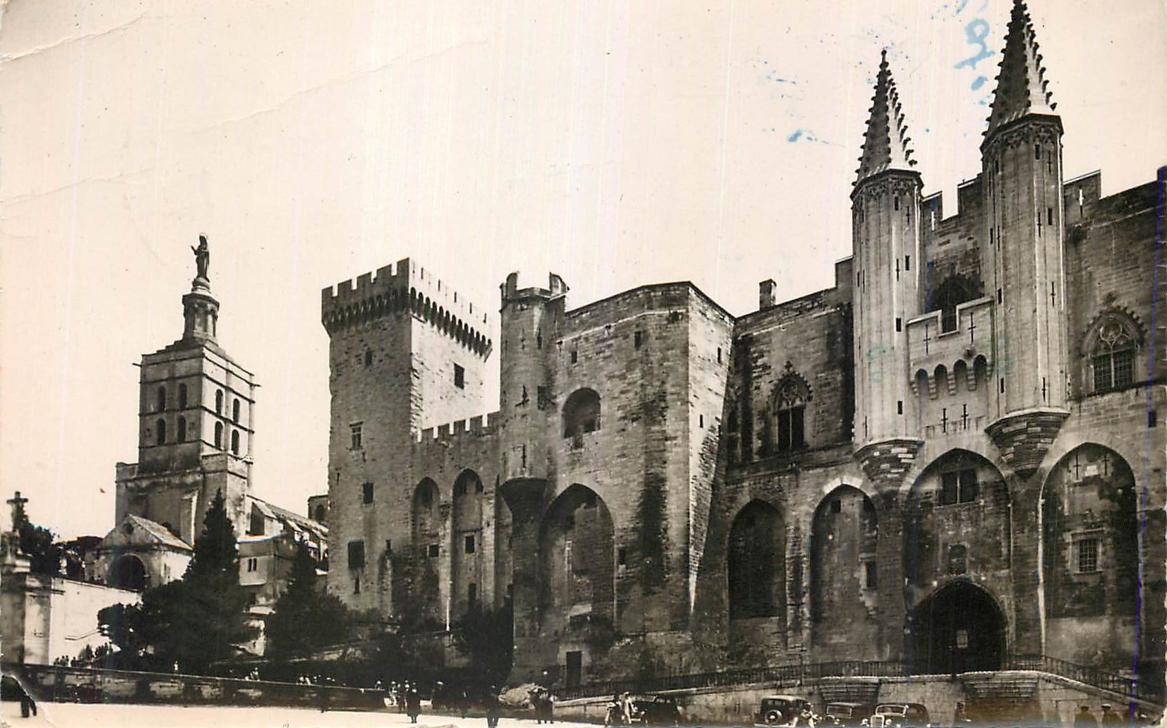 CPM Avignon Palais des Papes et N D des Doms