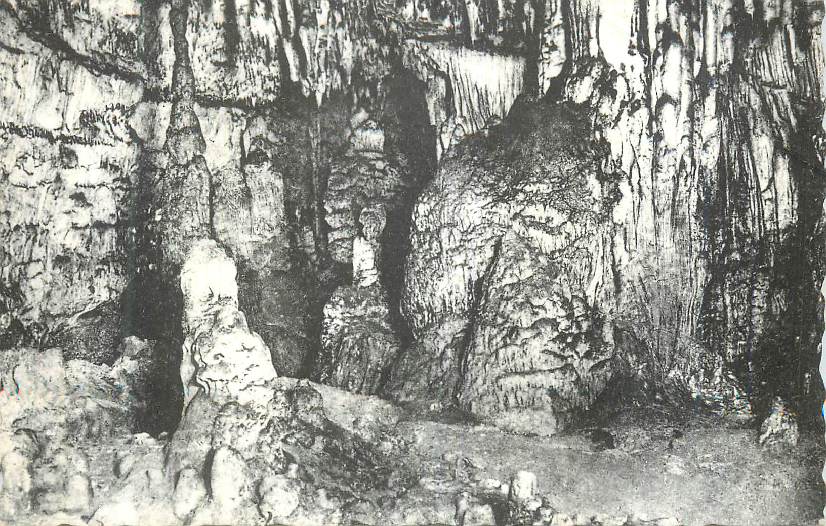 Grotte de la Grotte de la Grotte — vue intérieure — éditeur non identifié, n° de série non lisible