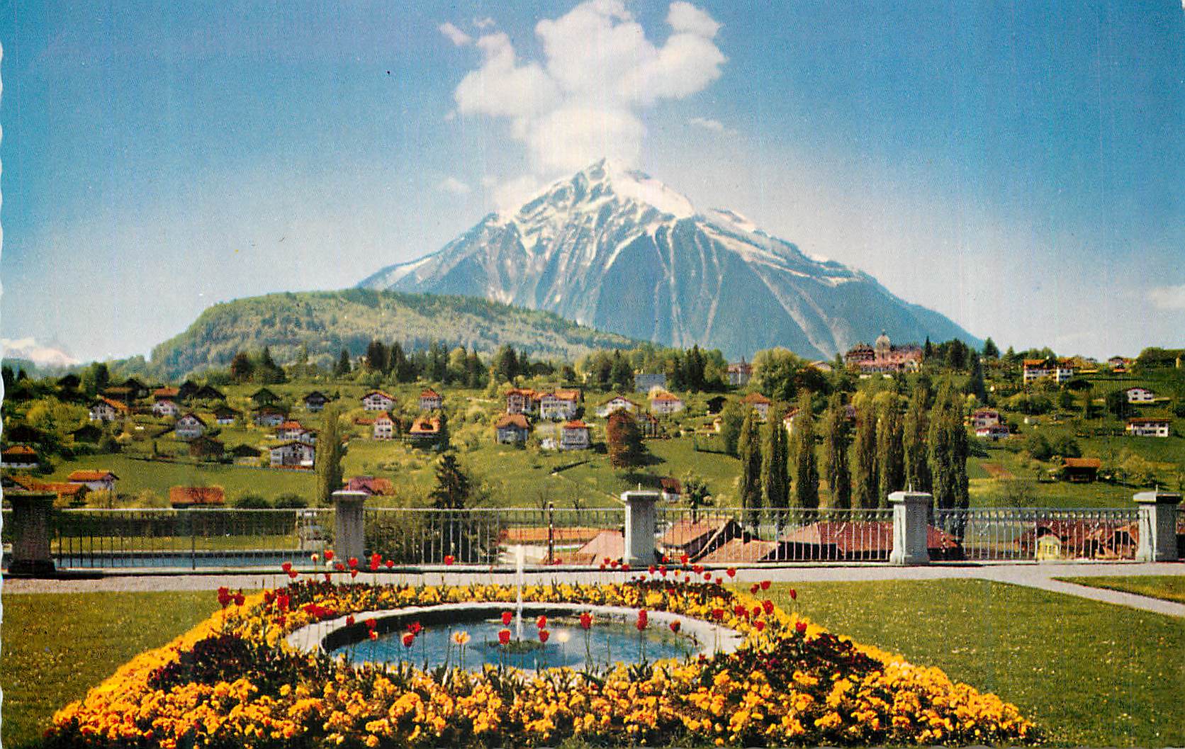 CPM Spiez am Thunersee Ausblick von der Schloss Terrasse gegen den Niesen