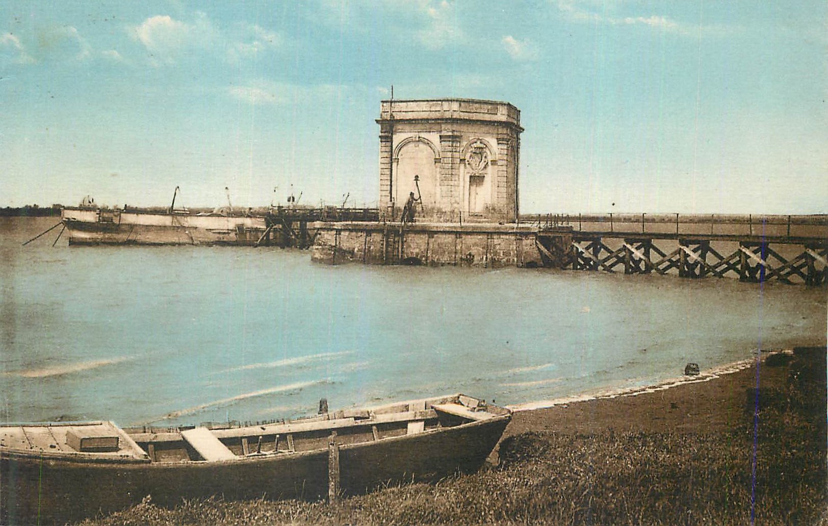 CPA Fontaine Lupin Port des Barques Saint Nazaire sur Charente