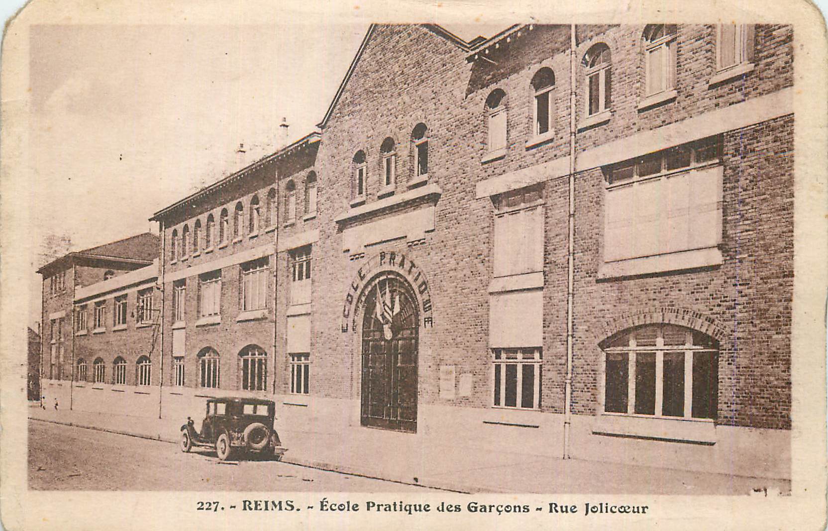 Praktische Schule für Jungen — Reims — Straße Jolicœur