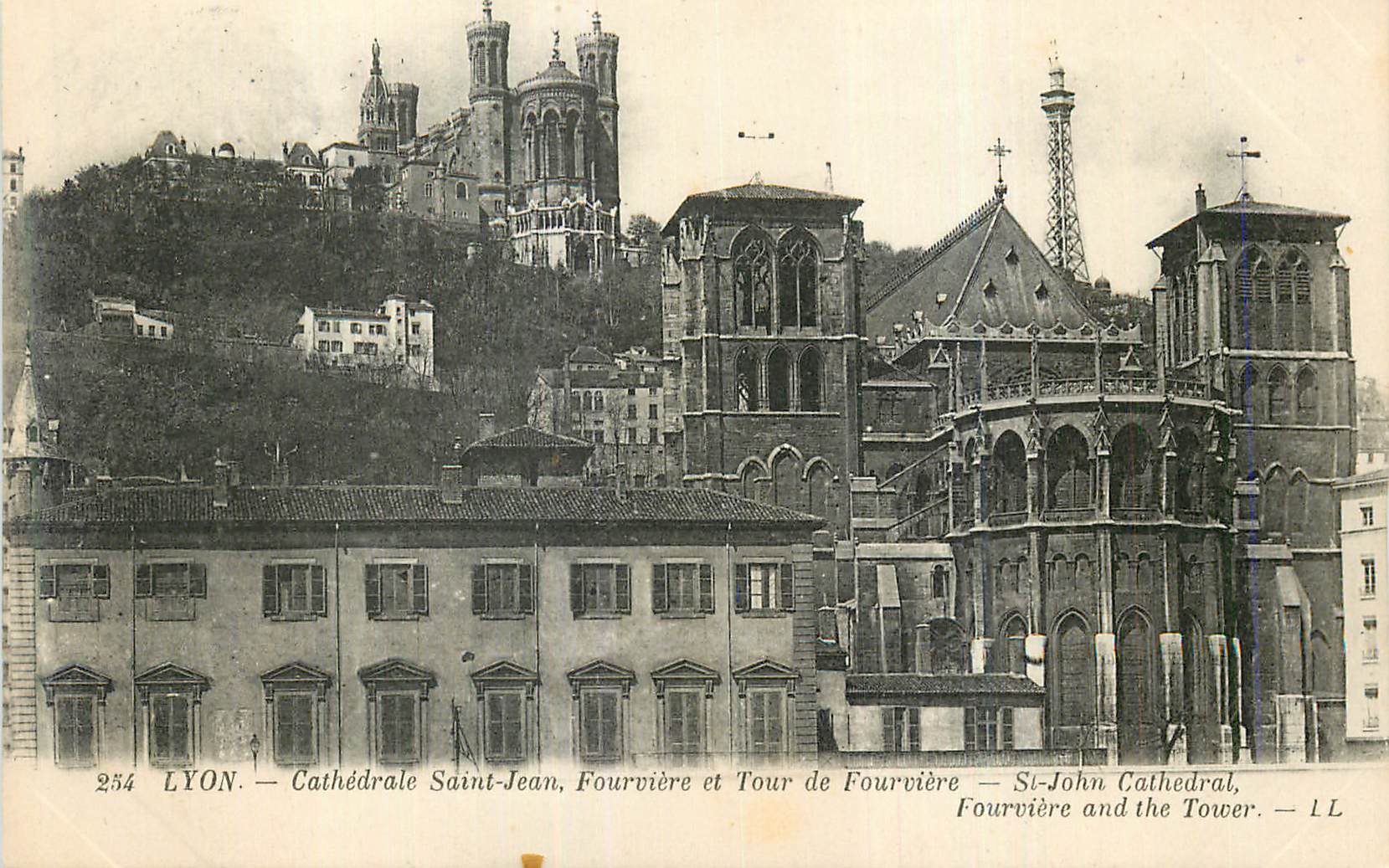 CPA Lyon Cathedrale Saint Jean Fourviere et Tour de Fourviere