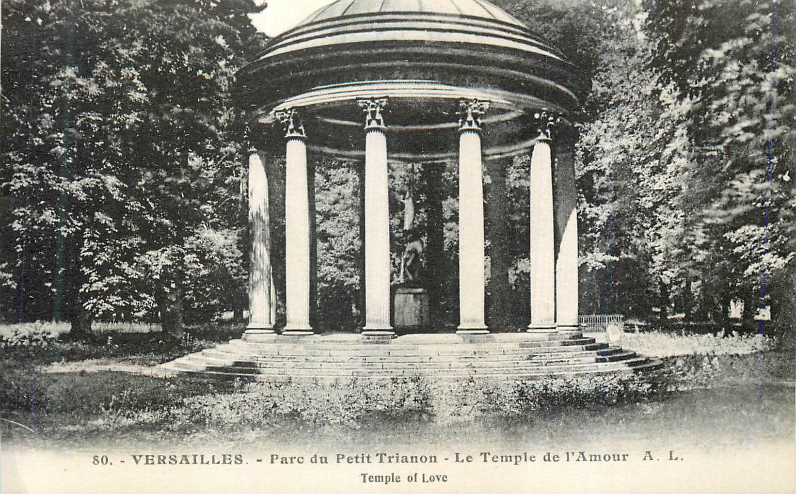 CPA Versailles Parc du Petit Trianon Le Temple de l Amour