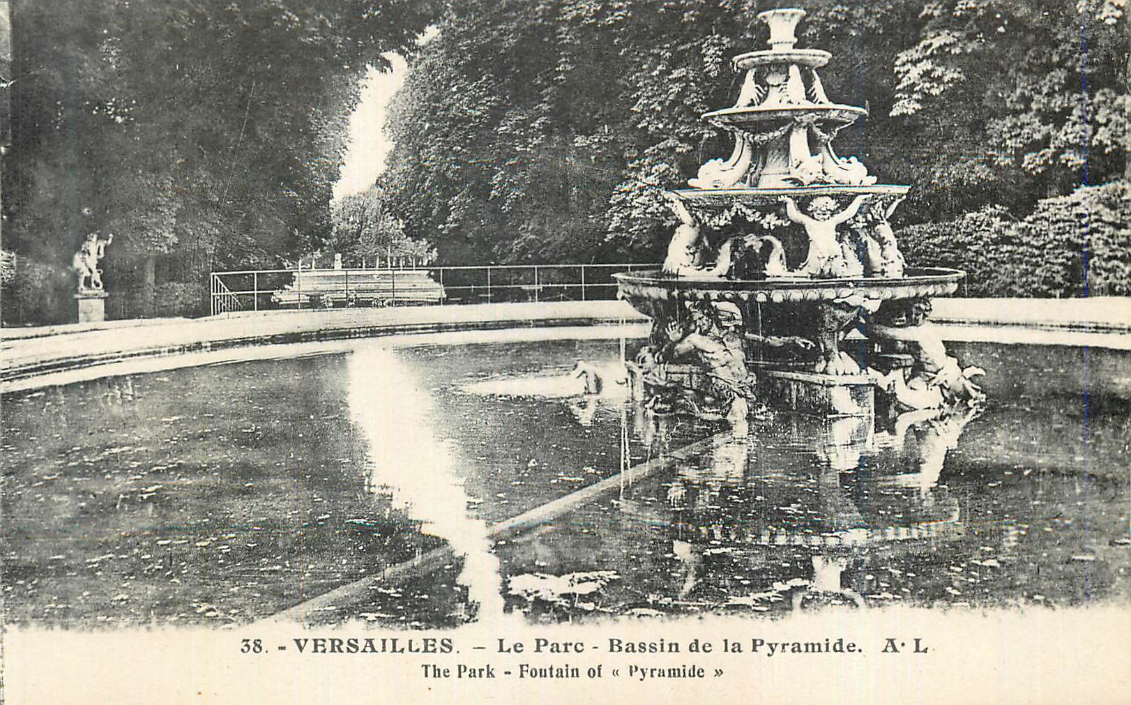 CPA Versailles Le Parc Bassin de la Pyramide
