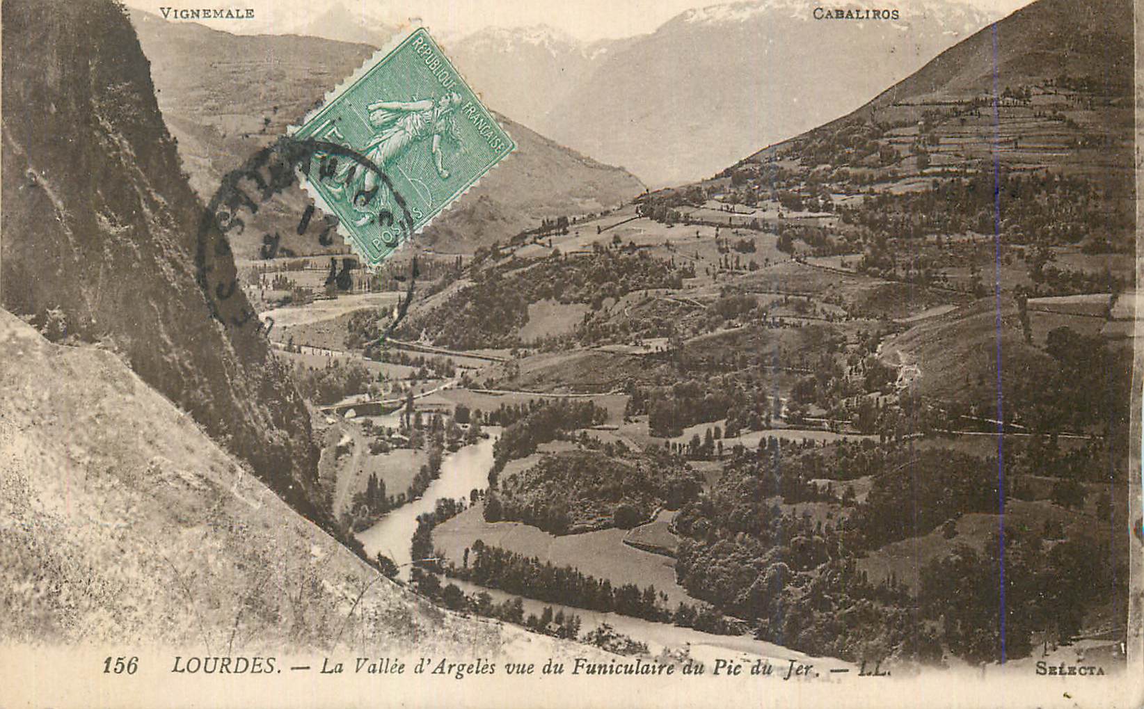 CPA Lourdes La Vallee d Argeles vue du Funiculaire du Pic du Jer