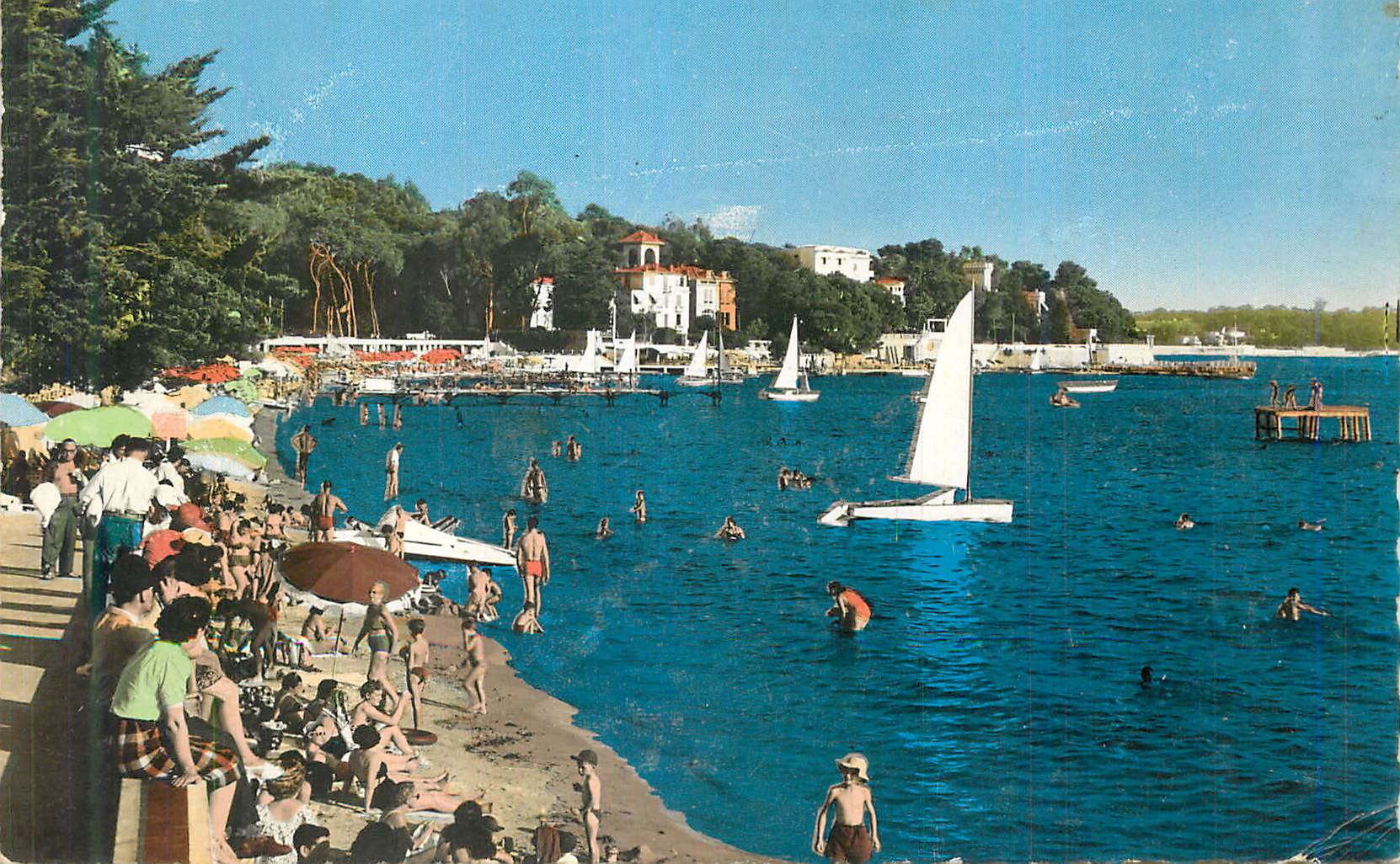 CPM Juan Les Pins Le bord de mer