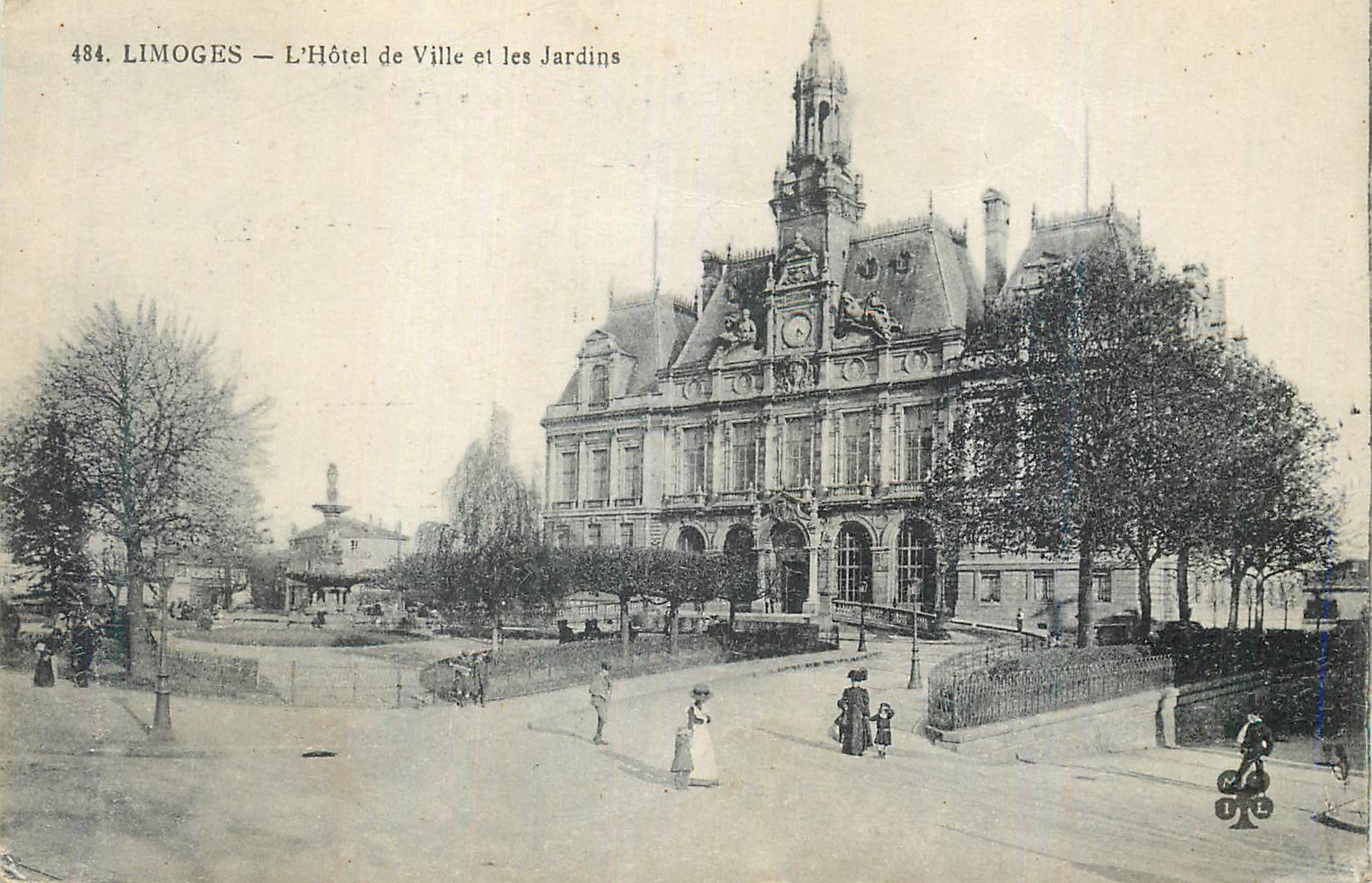 CPA Limoges L Hotel de Ville et les Jardins