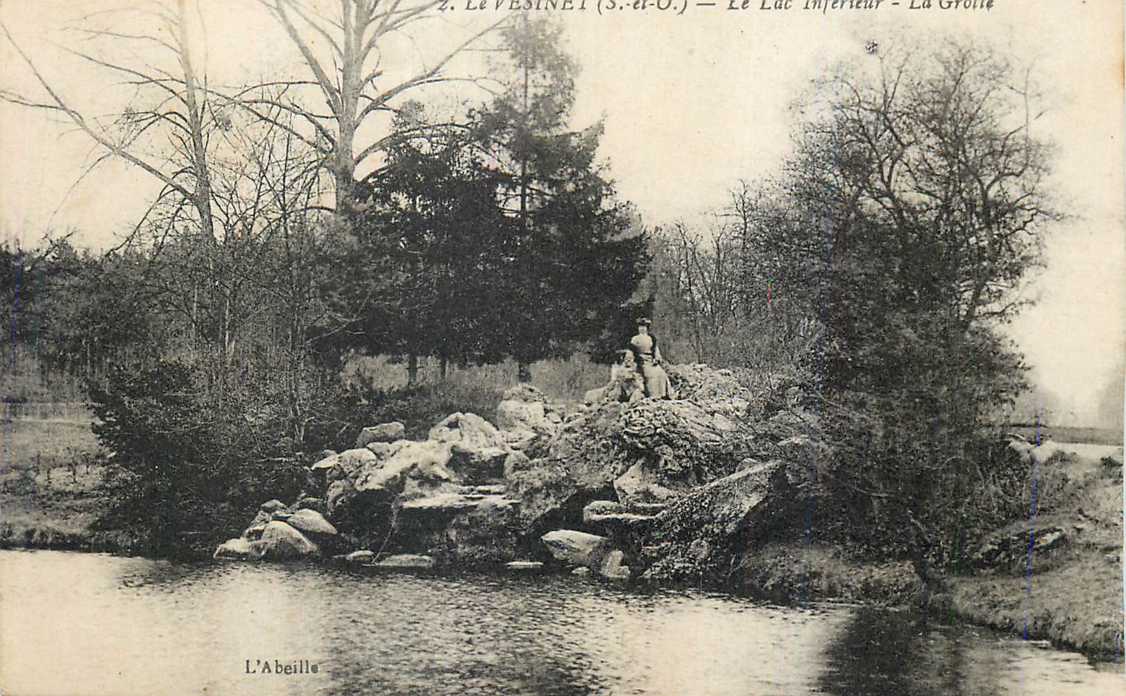 CPA Le Vesinet Le Lac Interieur La Grotte L Abeille