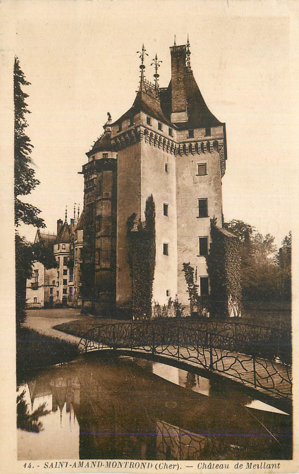 CPA Saint Amand Montrond Cher Chateau de Meillant