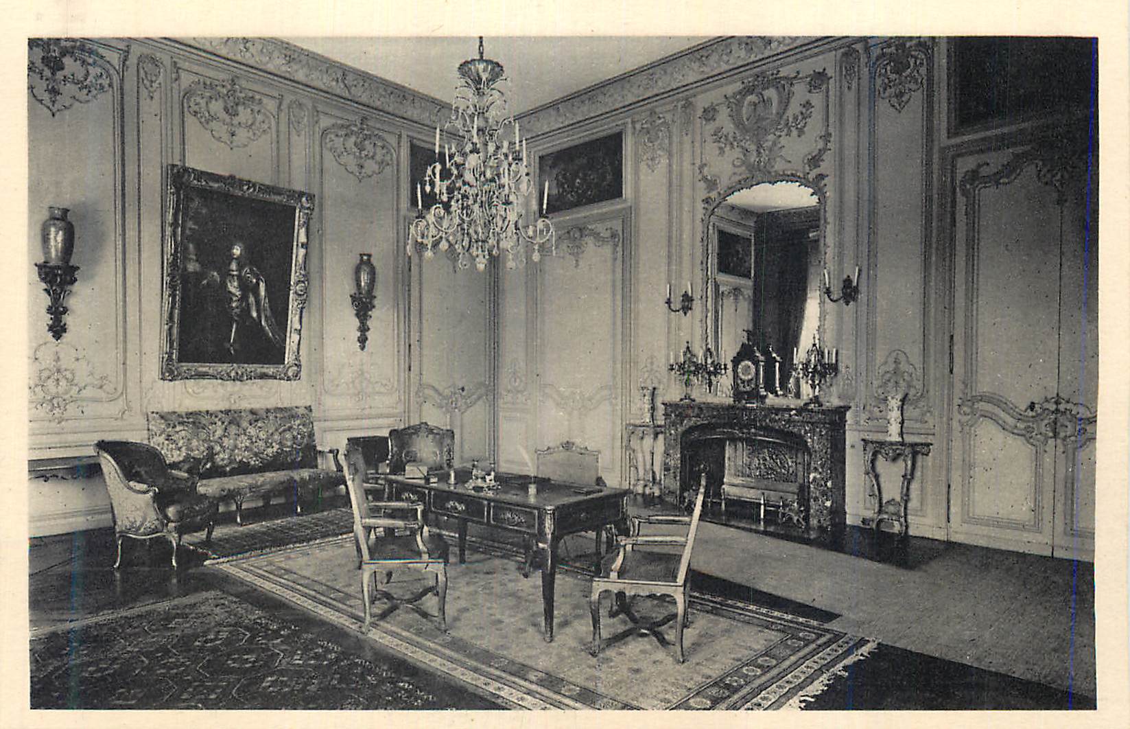 Salle à manger richement décorée — intérieur d'un château ou d'une demeure aristocratique — éditeur non identifié