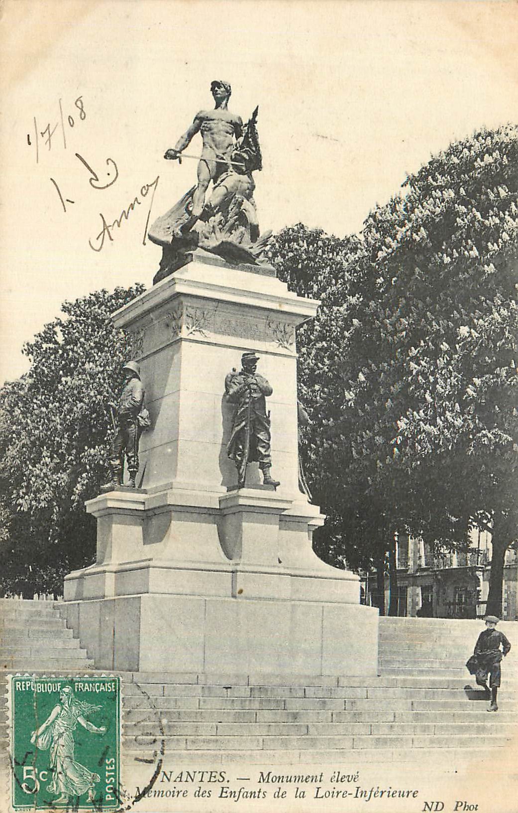 CPA Nantes Monument eleve Memoire des Enfants de la Loire Inferieure Militaria