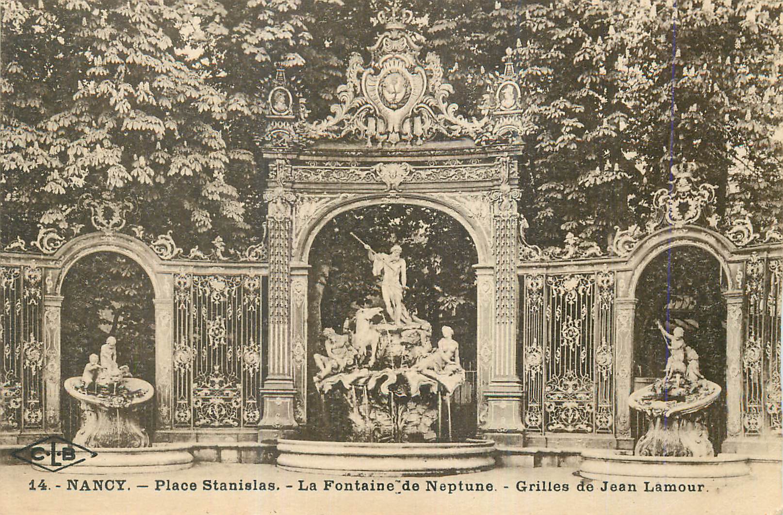 CPA Nancy Place Stanisias La Fontaine de Neptune Grilles de Jean Lamour