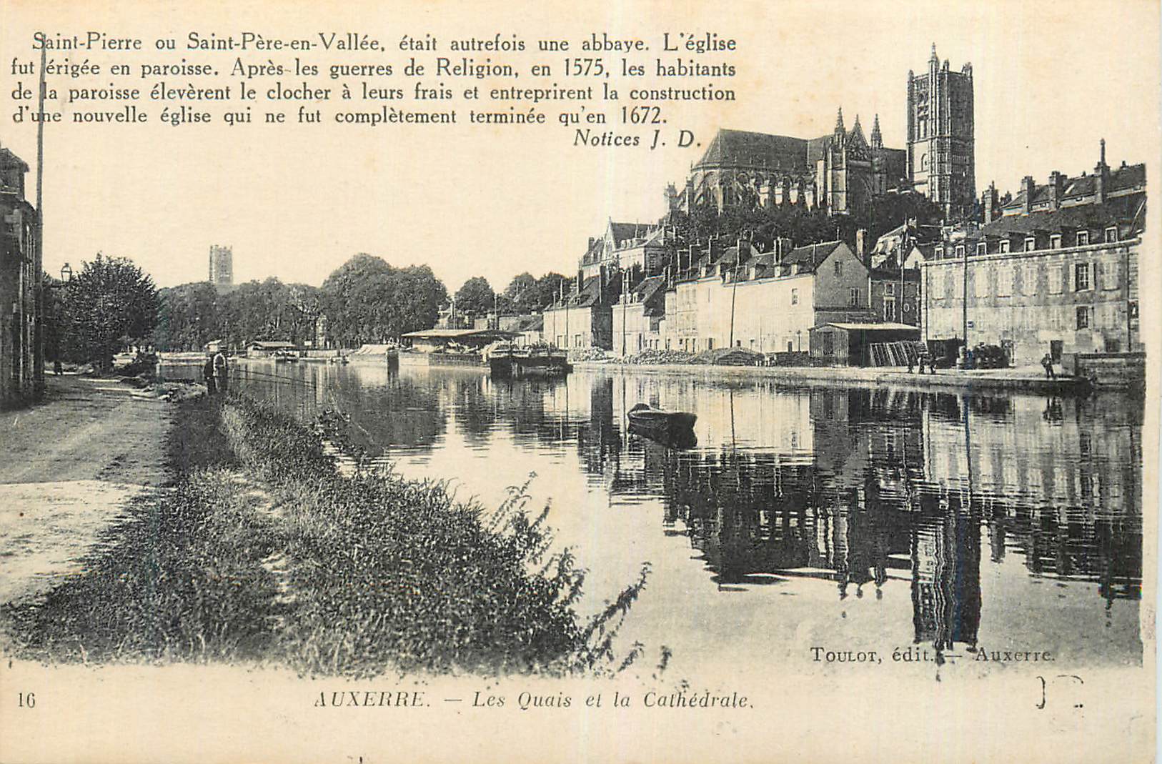 CPA Auxerre Les Quais et la Cathedrale