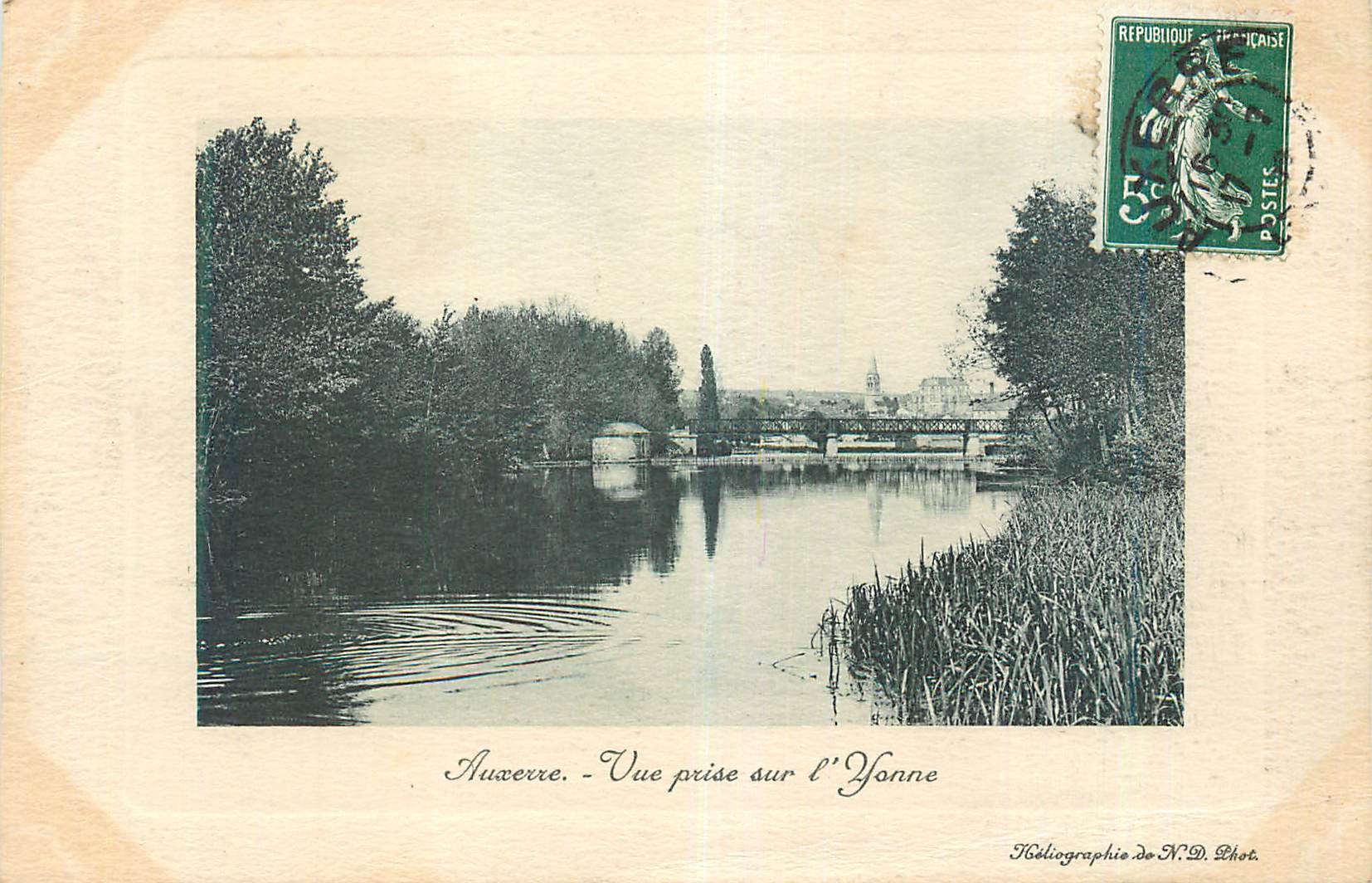 Auxerre - Vue prise sur l'Yonne — Héliographie de N.D. Phot.