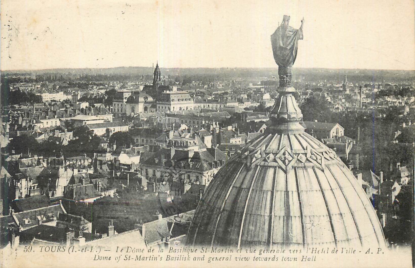 CPA Tours I et L Le Dome de la Basilique St Martin et vue generale