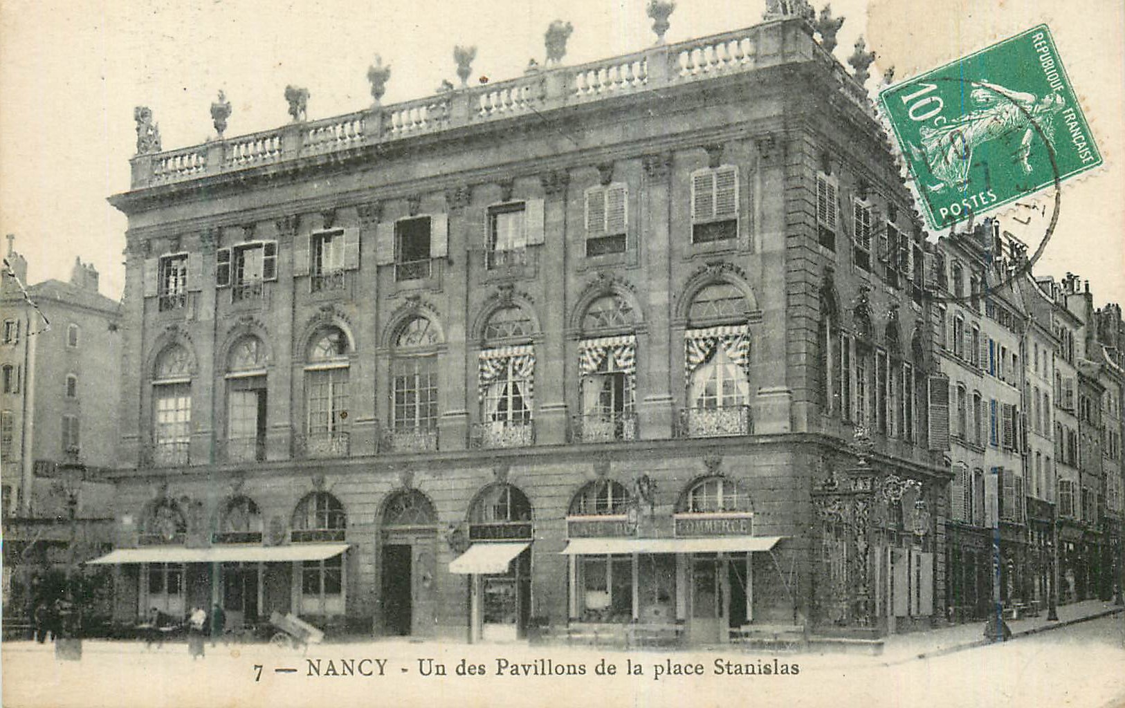 CPA Nancy Un des Pavillons de la place Stanislas