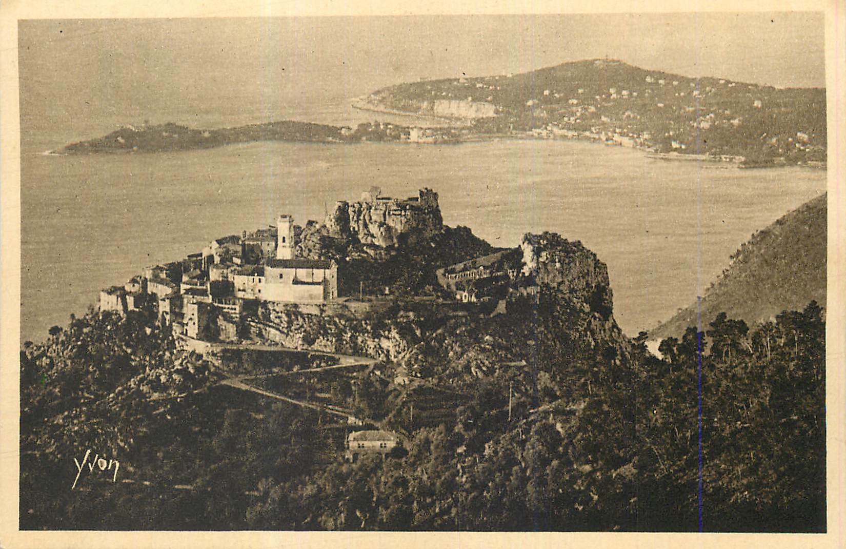 Château de Sainte-Marguerite — vue panoramique — Yvon