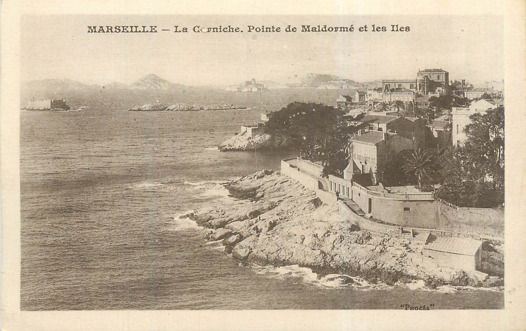 CPA Marseille La Corniche Pointe de Maldorme et les Iles