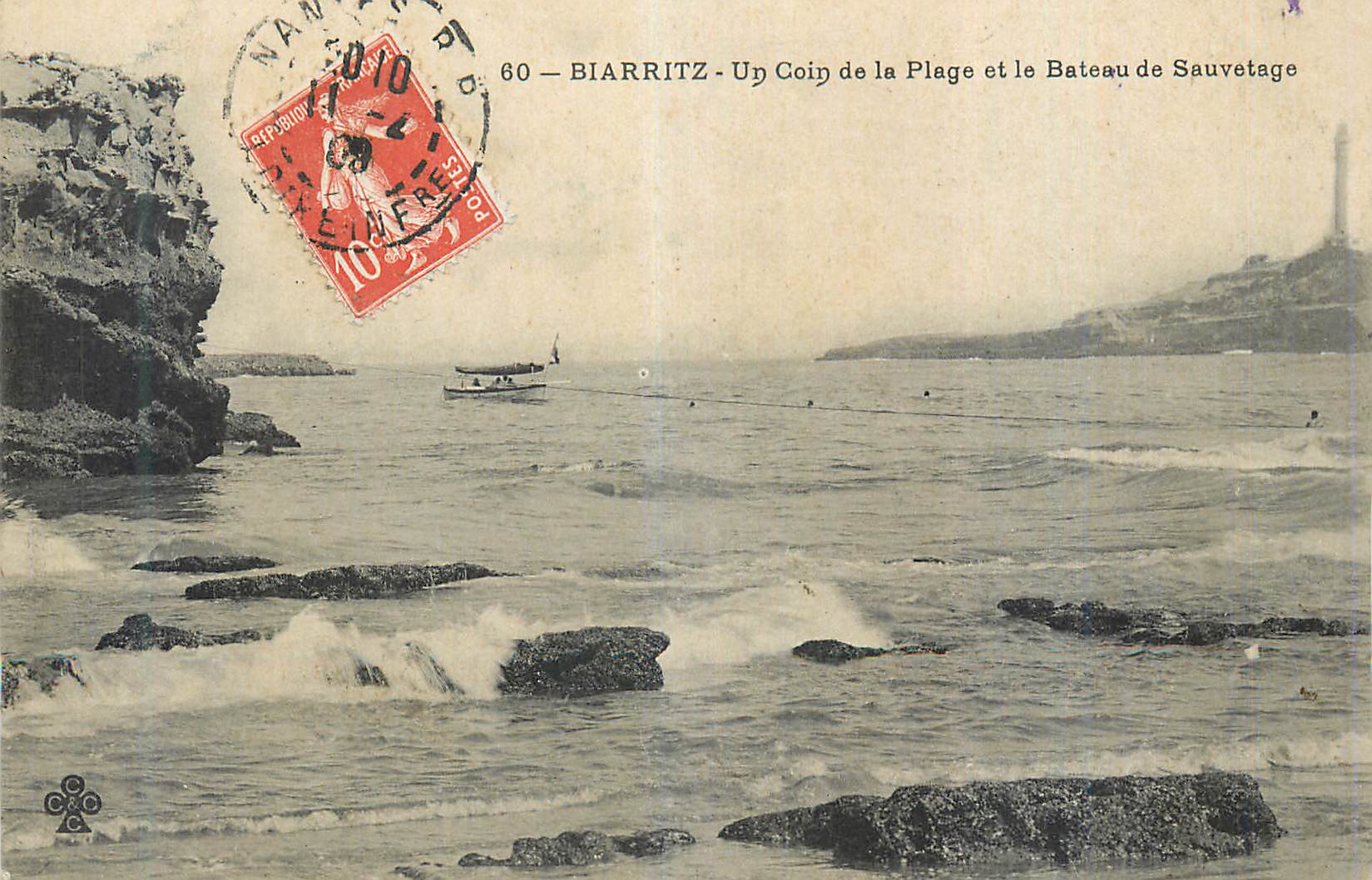 Biarritz — Un Coin de la Plage et le Bateau de Sauvetage — éditeur inconnu, n° 60