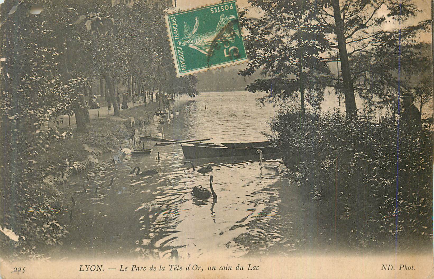 CPA Lyon Le Parc de la Tete d Or un coin du Lac