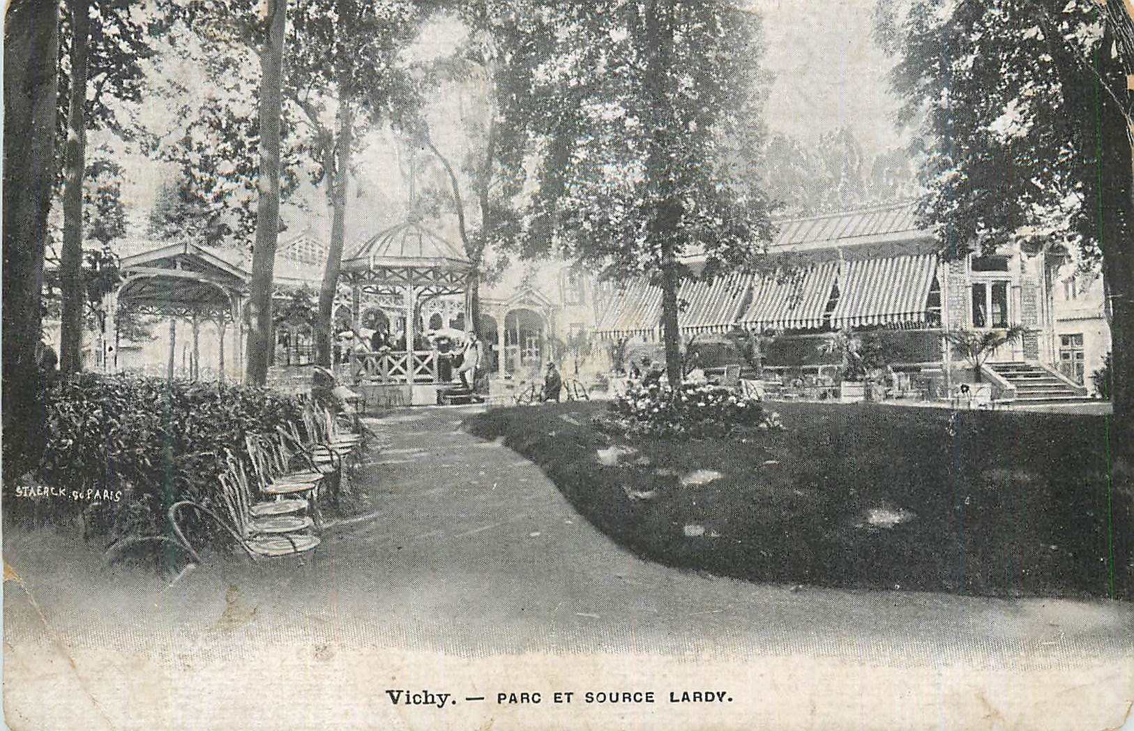 CPA Vichy Parc et Source Lardy
