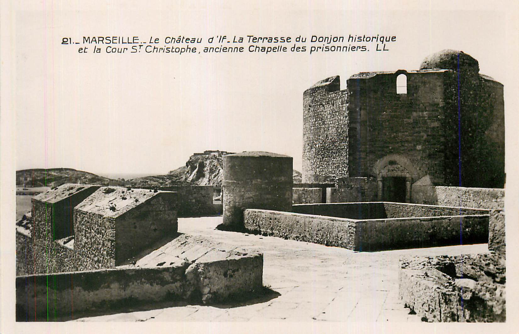 CPM Marseille Le Chateau d If La Terrasse du Donjon historique et la our St Christophe ancienne Chapelle des prisonniers