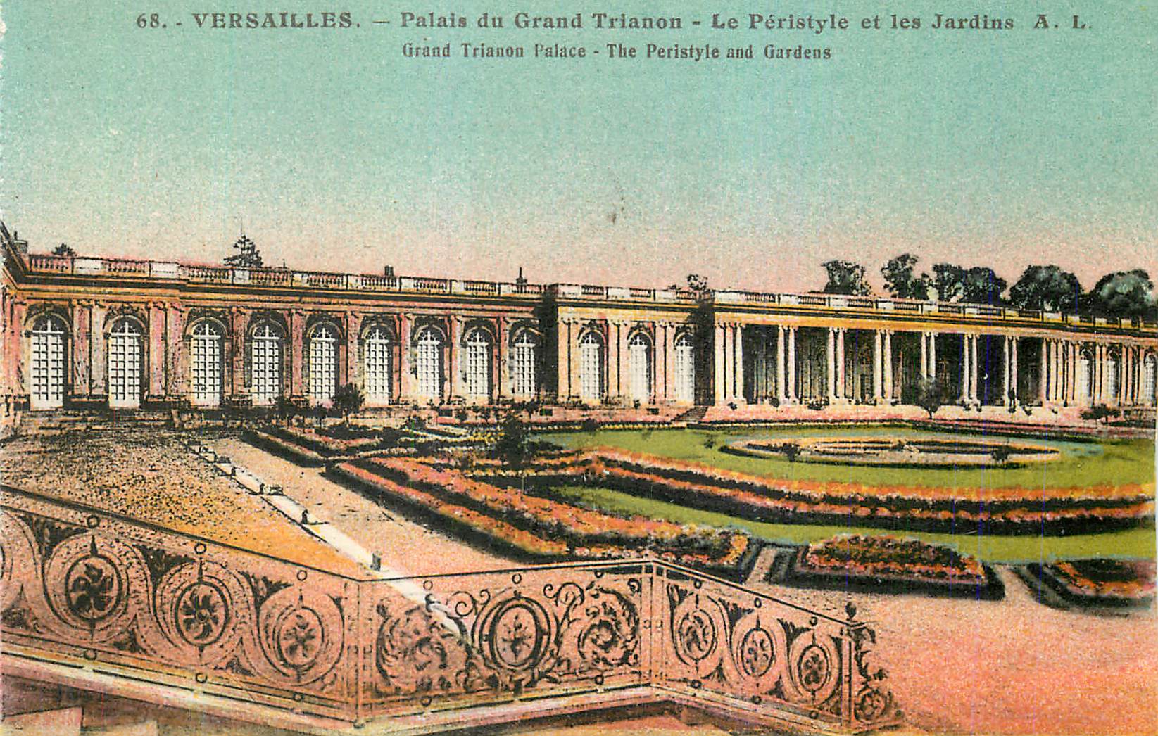 CPA Versailles Palais du Grand Trianon Le Peristyle et les Jardins