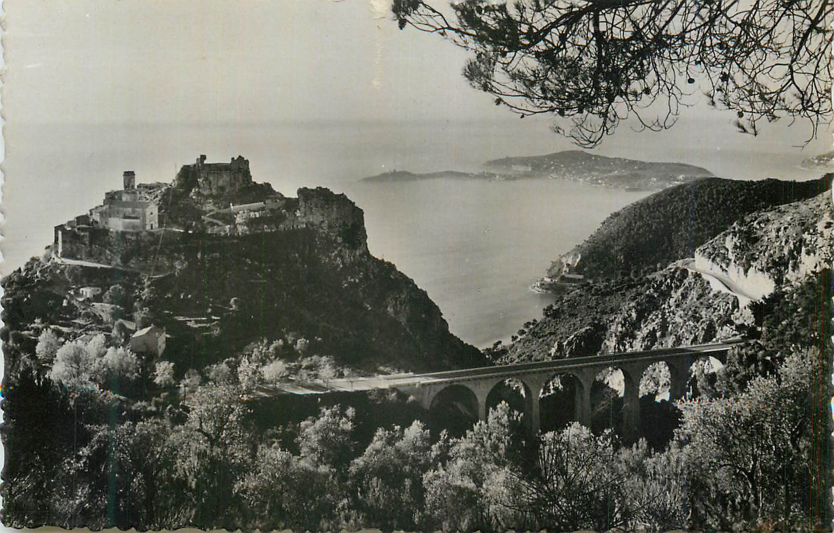CPM Eze Le Vicux Village le Viaduc la moyenne Corniche et le Cap Ferret