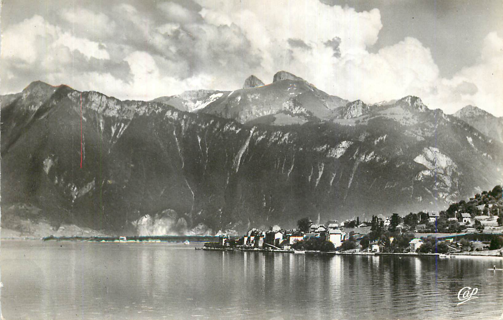 CPM St Gingolph Franco Suisse Vue generale le lac et les Alpes Vaudoises