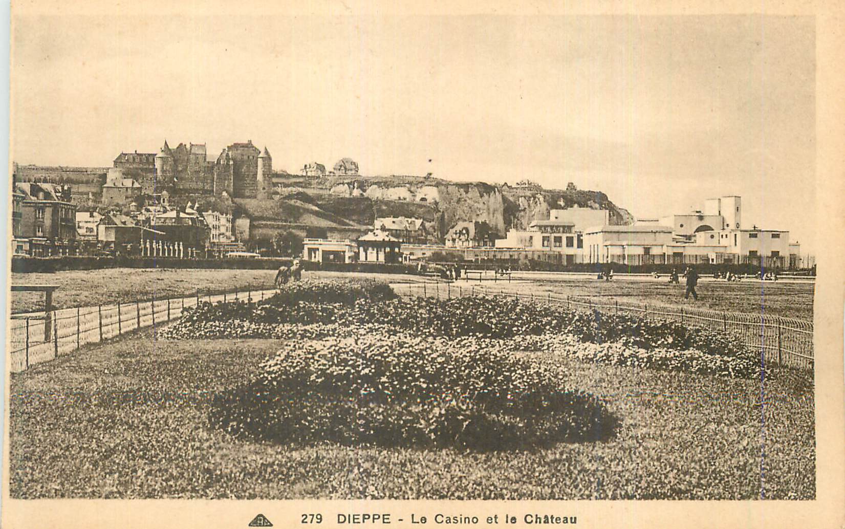 CPA Dieppe Le Casino et le Chateau