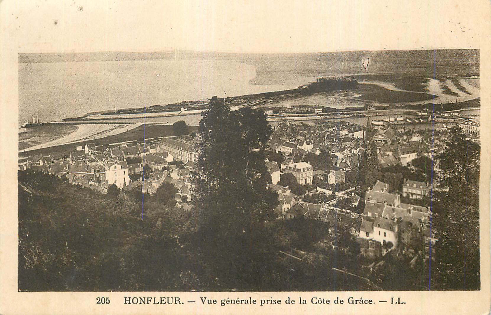 Honfleur — Vue générale prise de la Côte de Grâce — I.L. n°205