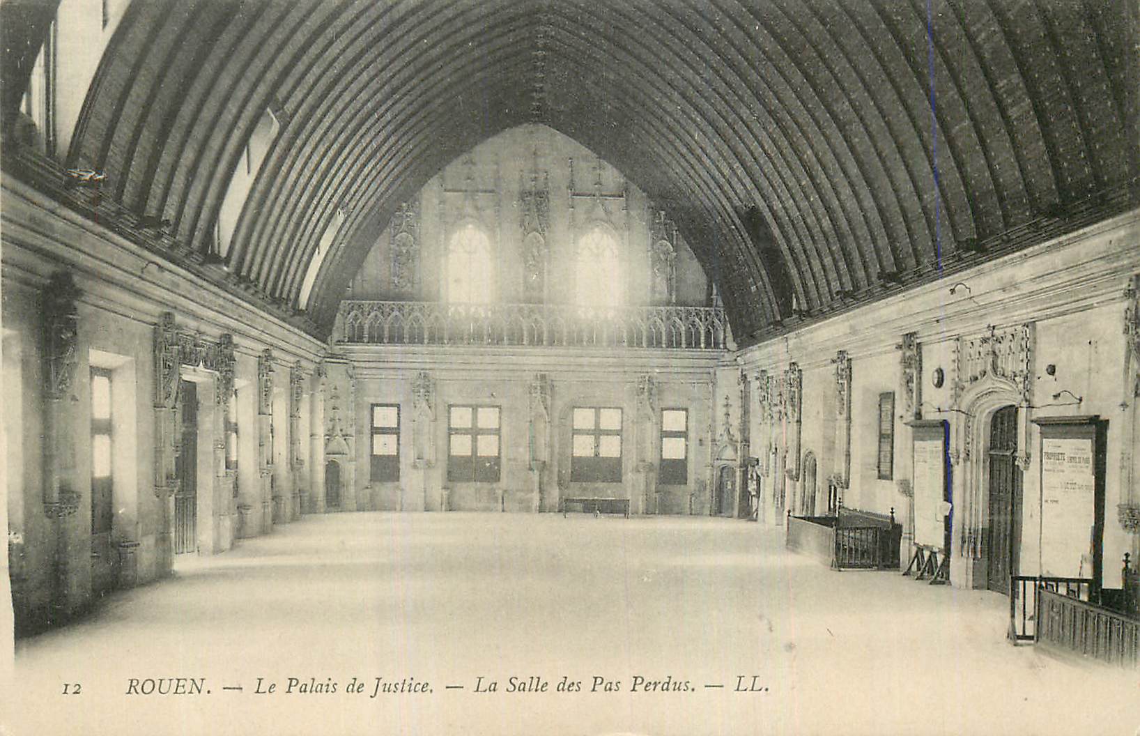 CPA Rouen Le Palais de Justice La Salle des Pas Perdus