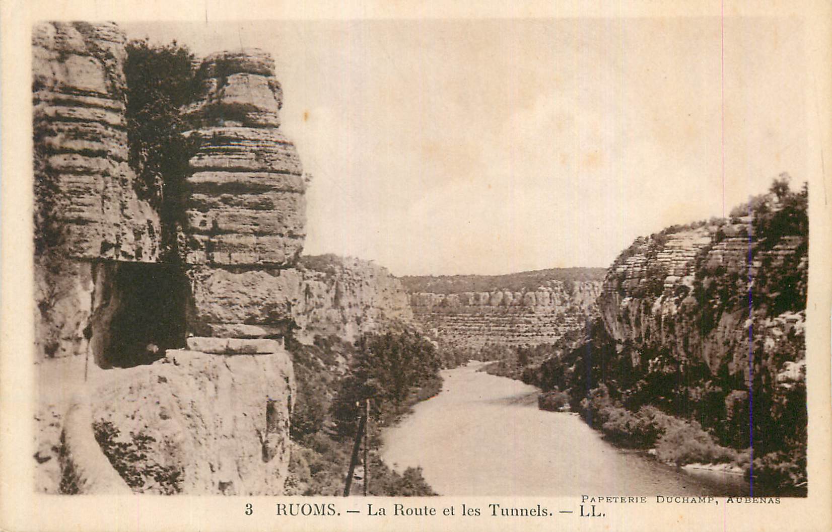 CPA Ruoms La Route et les Tunnels