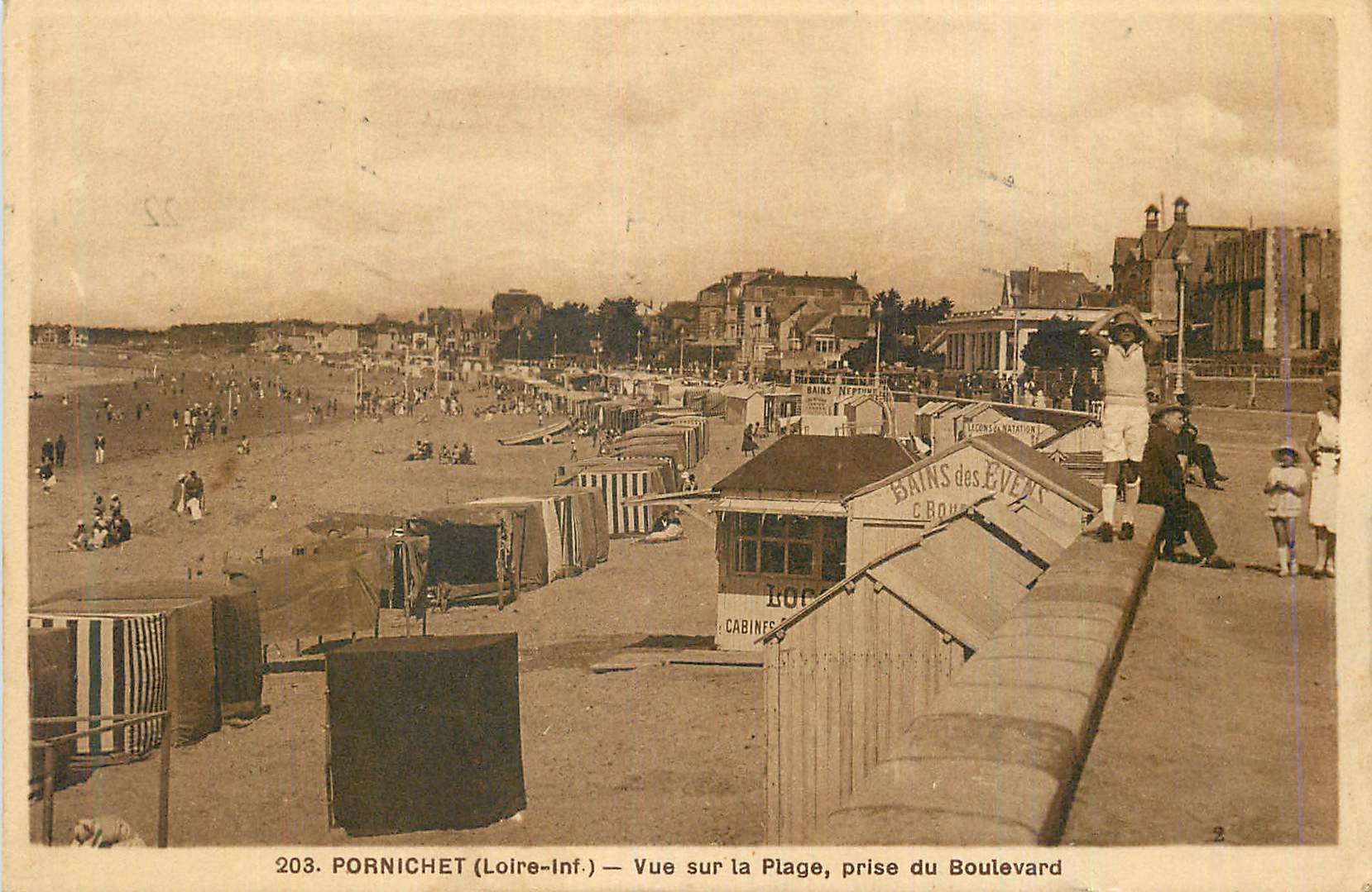 CPA Pornichet Loire Inf Vue sur la Plage prise du Boulevard