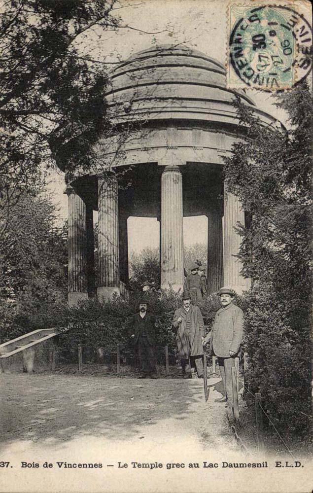 Bois de Vincennes CPA Le temple grec au lac Daumesnil