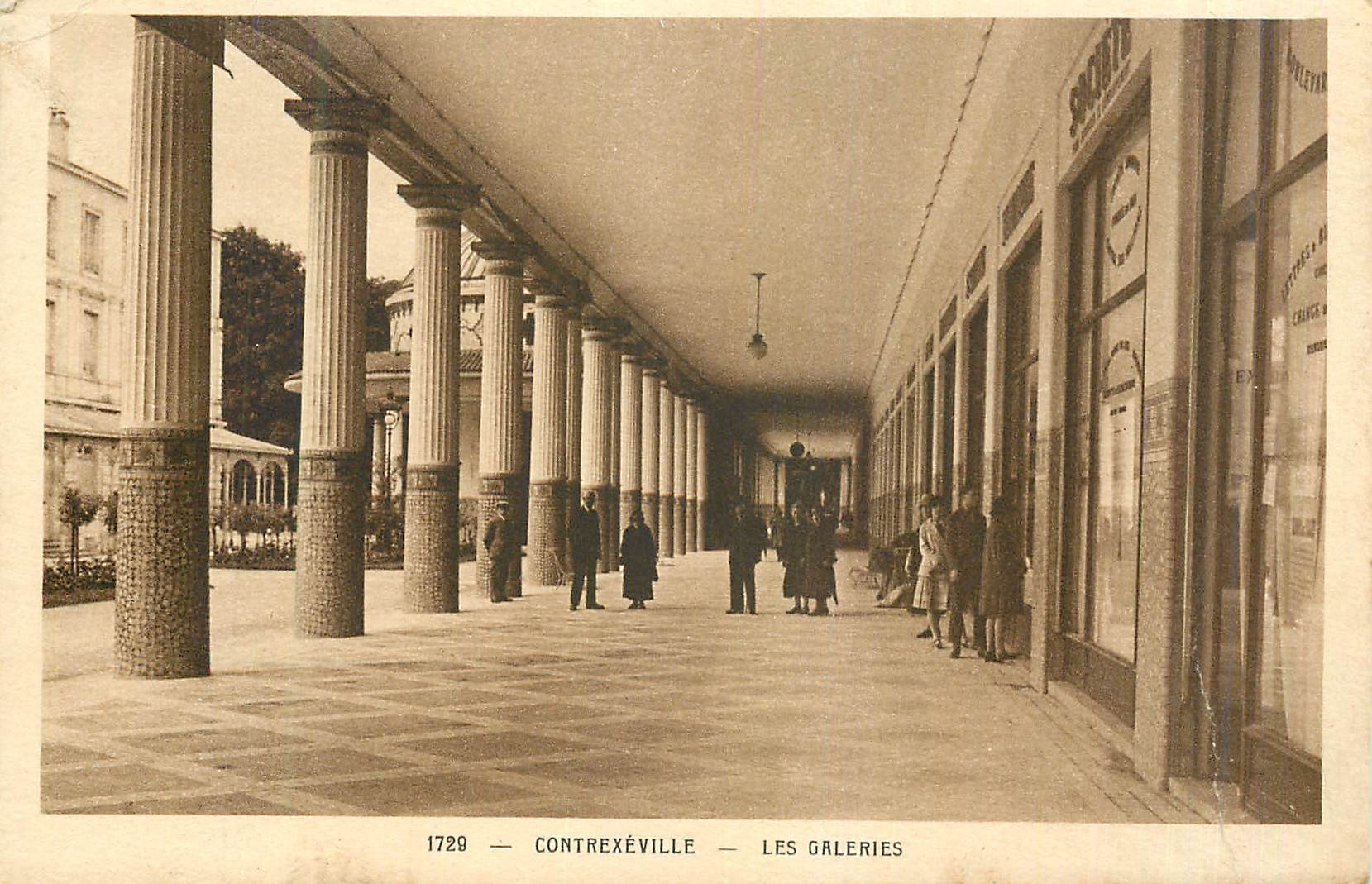 CPA Contrexeville Les Galeries