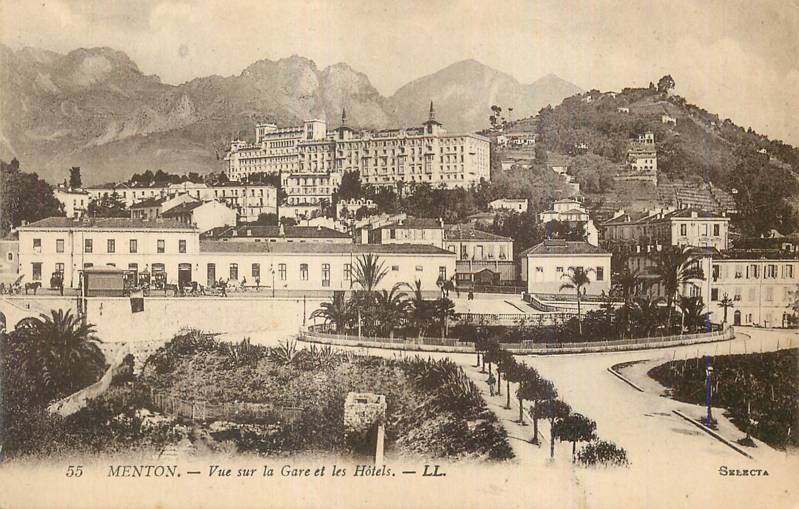 CPA Menton Vue sur la Gare et les Hotels