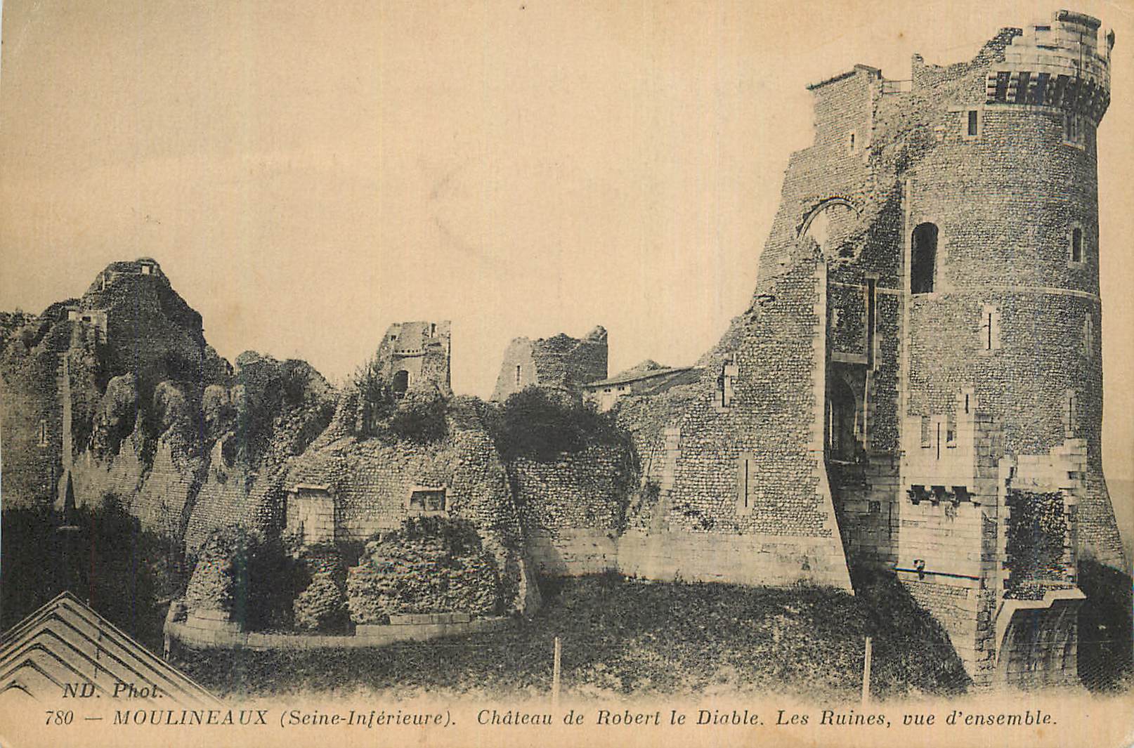 CPA Moulineaux (Seine Inferieure) Chateau de Robert le Diable Les Ruines vue d'ensemble