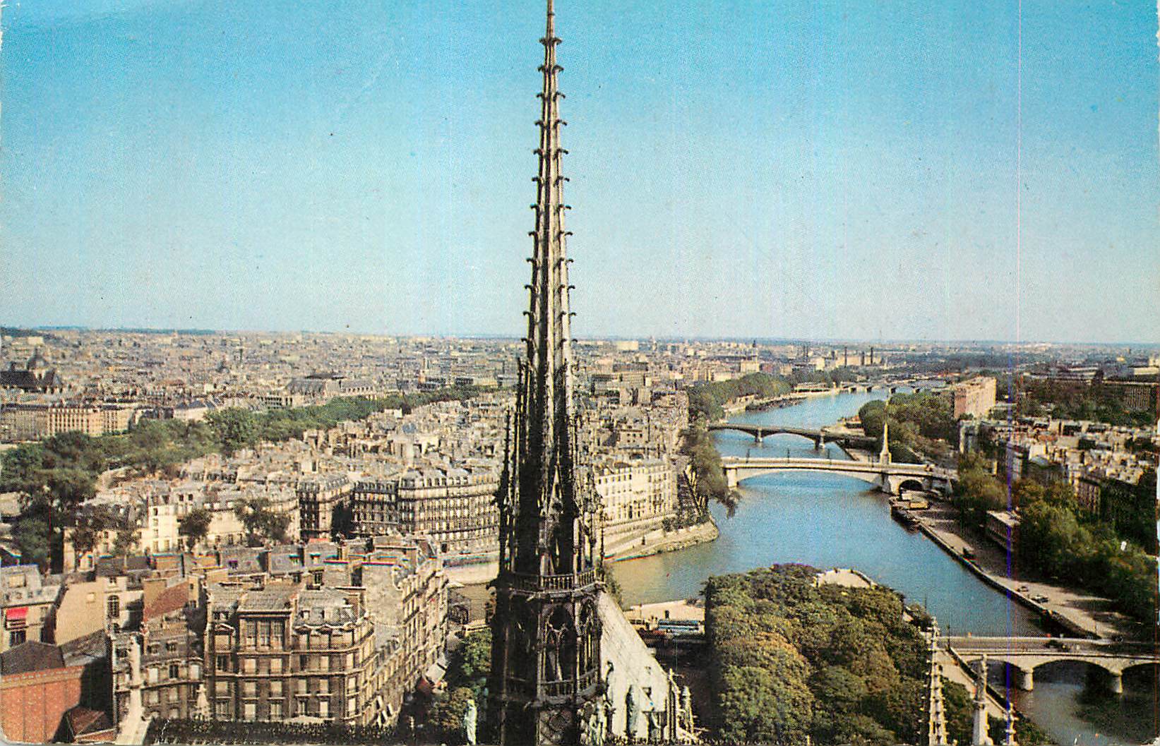 CPM Paris La Seine vue des toits de Notre Dame