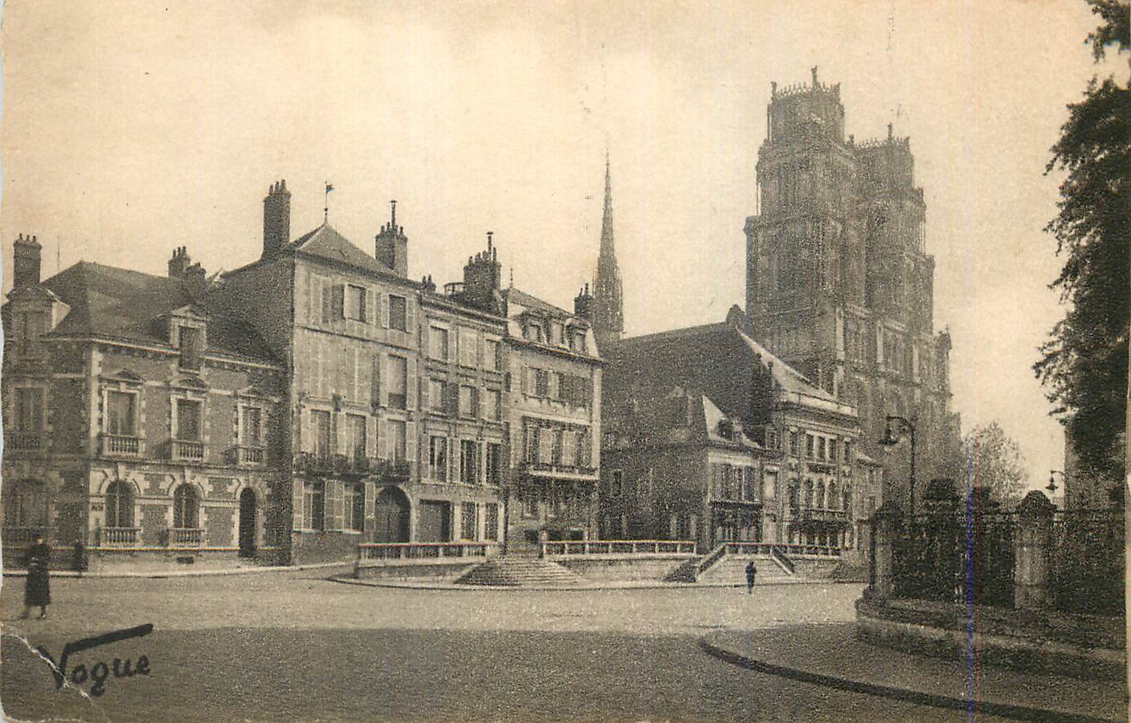 CPA Orleans Place de l'Etape et la Cathedrale