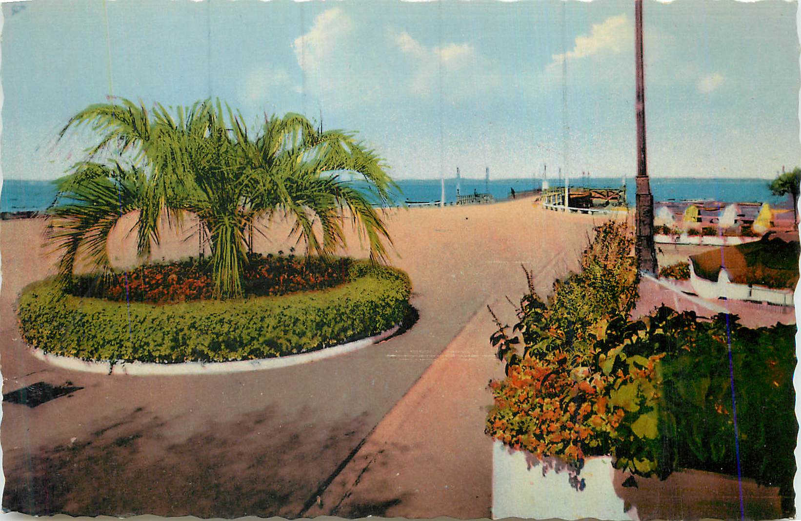 CPM Arcachon Le Rond Point Thiers et la Jetee