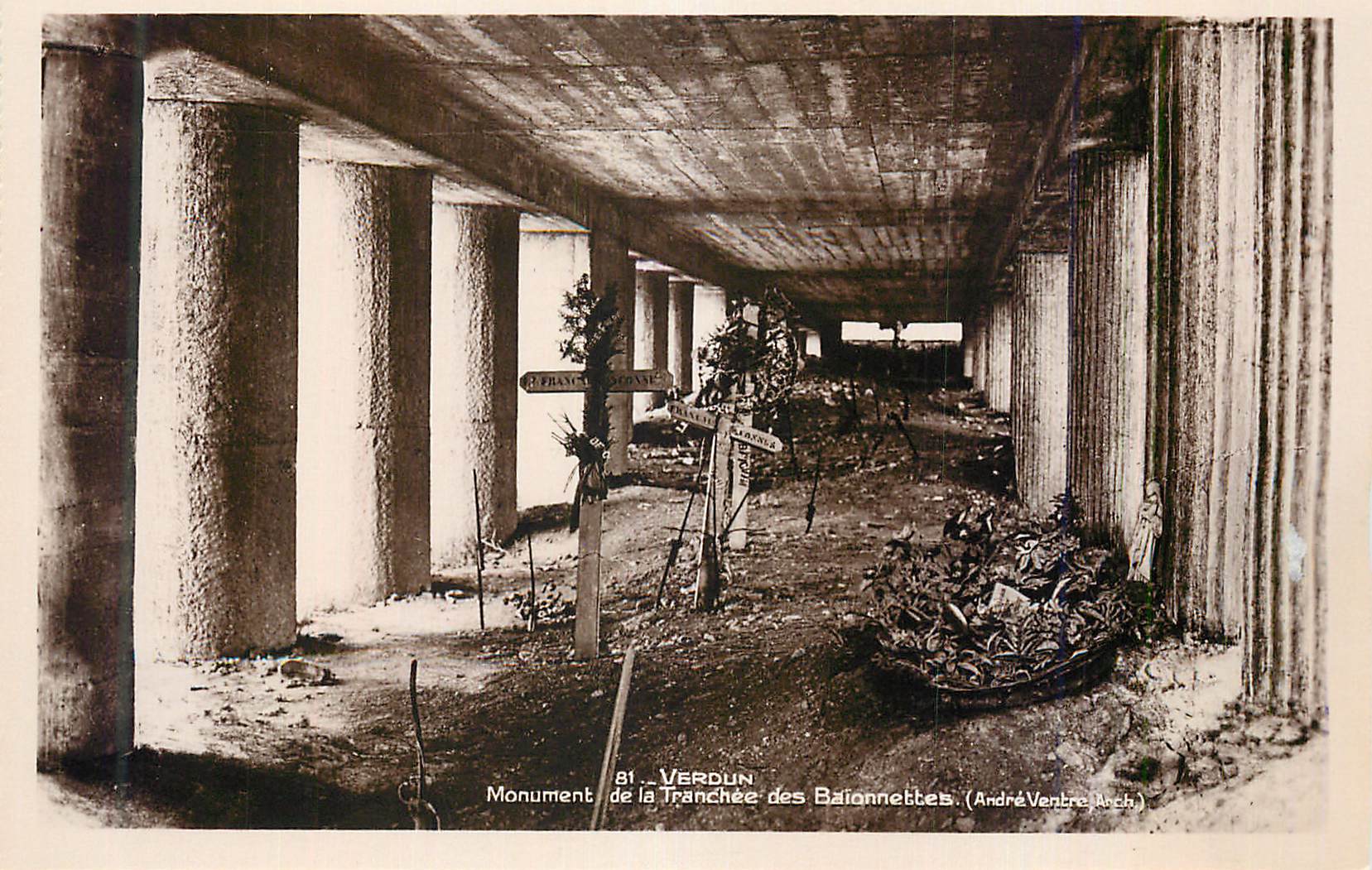 CPM Verdun Monument de la Tranchee des Baionnettes Vue Interieur Militaria
