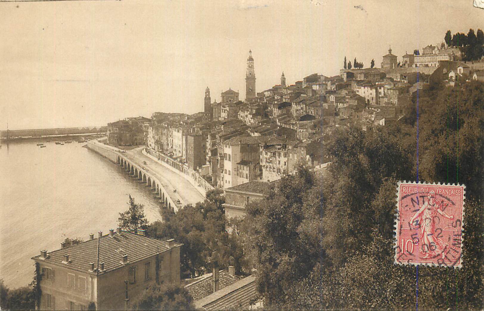 CPA Menton Vue prise du Boulevard de Garavan