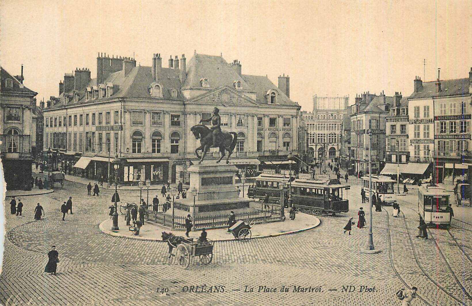 CPA Orleans La Place du Martroi Tramway