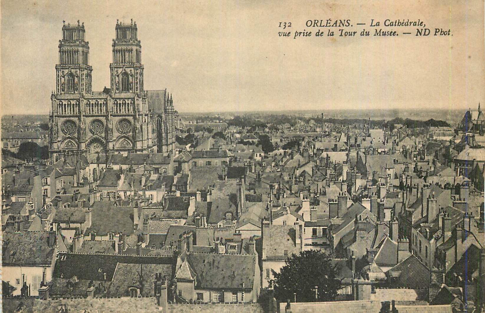 CPA Orleans La Cathedrale Vue prise de la Tour du Musee