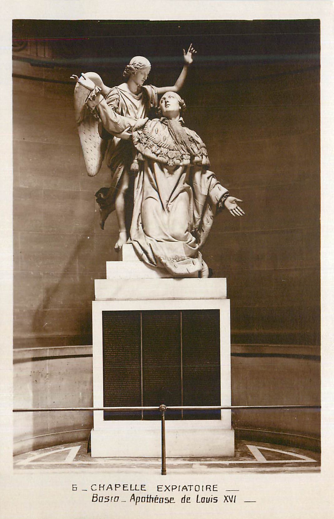CPA Chapelle Expiatoire Bosio Apotheose de Louis XVI