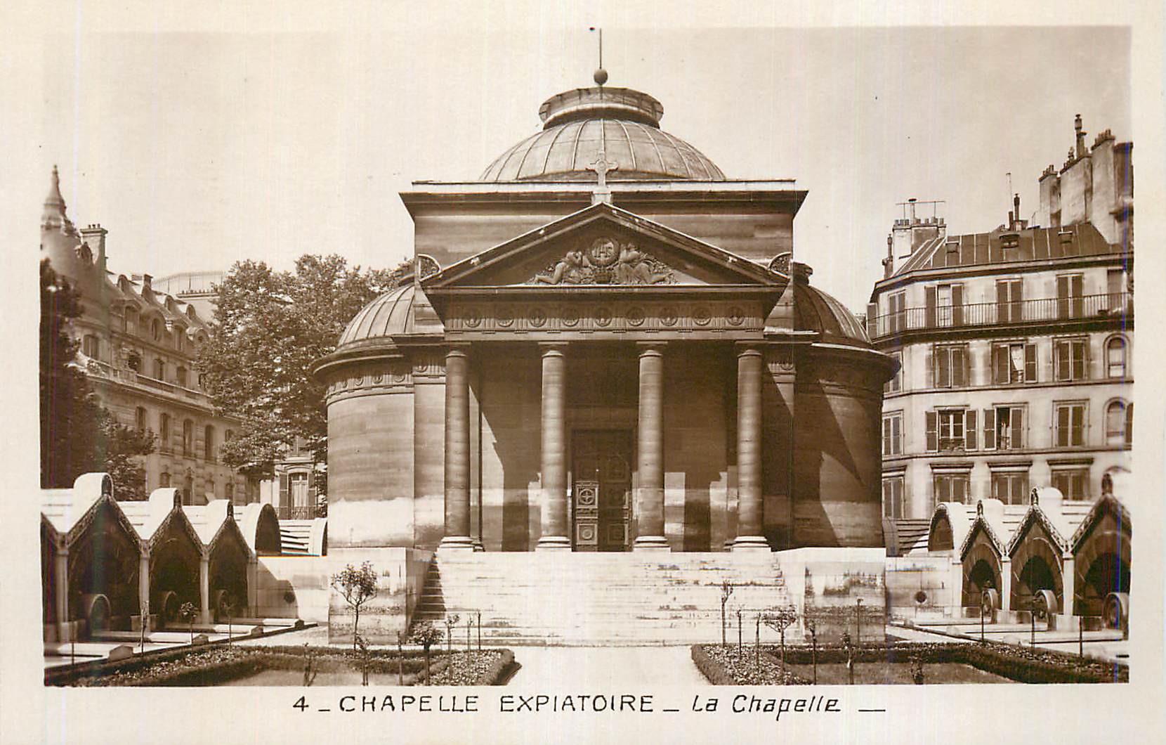 CPA Chapelle Expiatoire la Chapelle