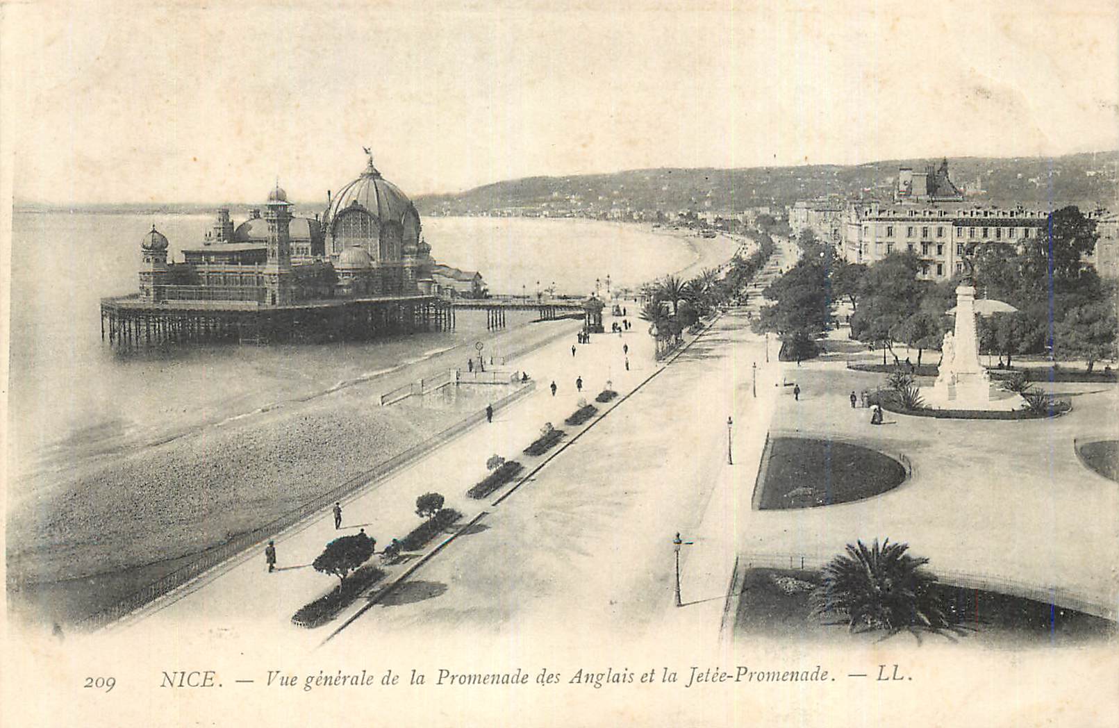 CPA Nice Vue Generale de la Promenade des Anglais et la Jetee Promenade